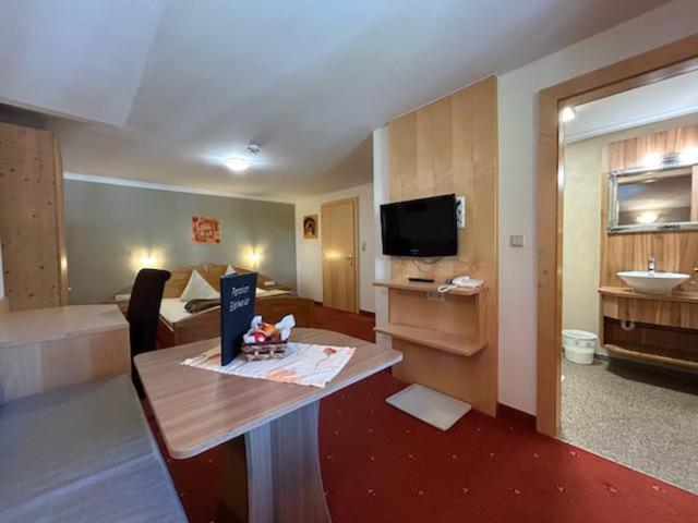 Pension Edelweiss Breitenbach am Inn Екстер'єр фото